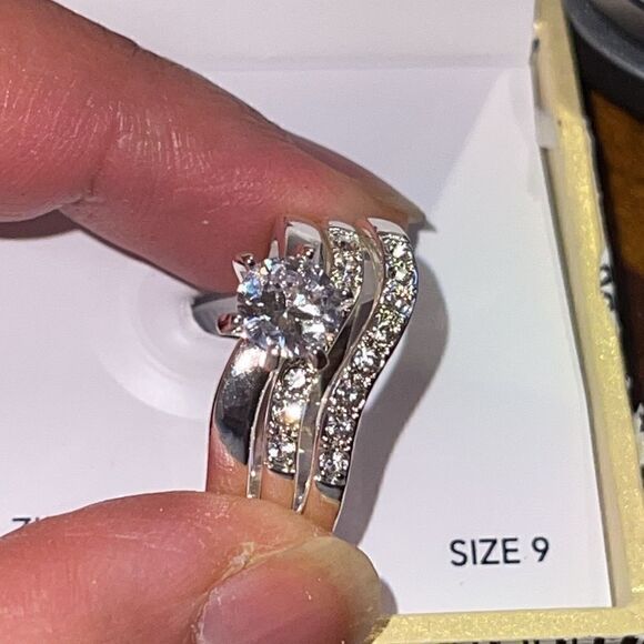 New in Bow CHARTER CLUB Fine Silver Plate Crystal Wavy Ring - Picture 6 of 7